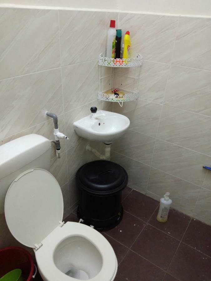 Zah'Ra Homestay Kuala Lipis Exteriör bild
